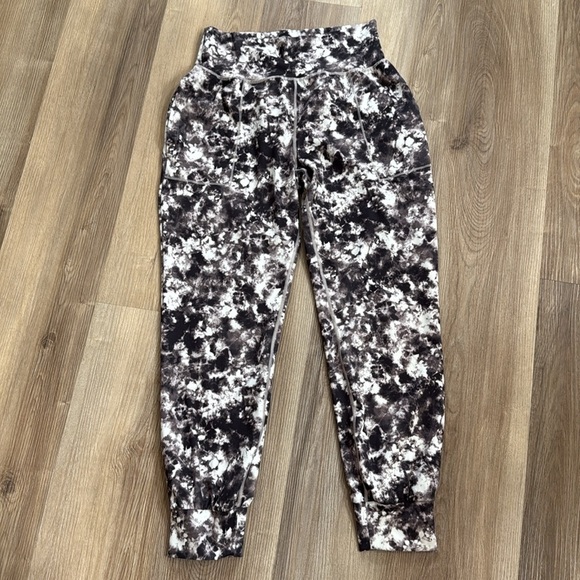 Athleta Salutation High Rise Jogger in Brown White Tie Dye Athletic Pants Medium - Picture 5 of 10